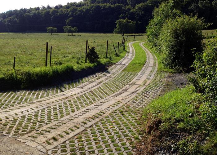 Dalles à gazon - Travaux de terrassement pour la création de jardins