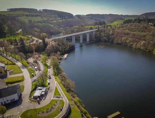 3 maisons privées au bord du lac