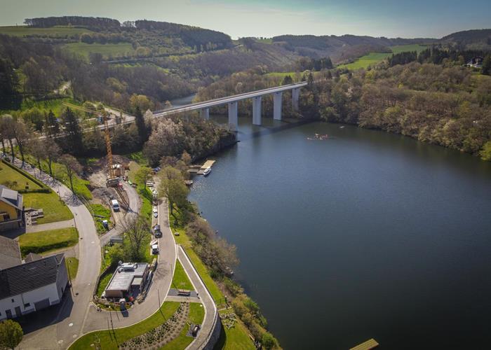 3 maisons privées au bord du lac